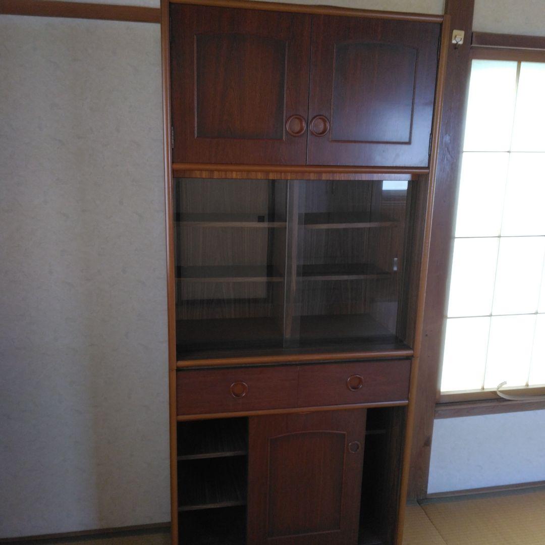 木製食器棚 ブラウン ガラス扉付き