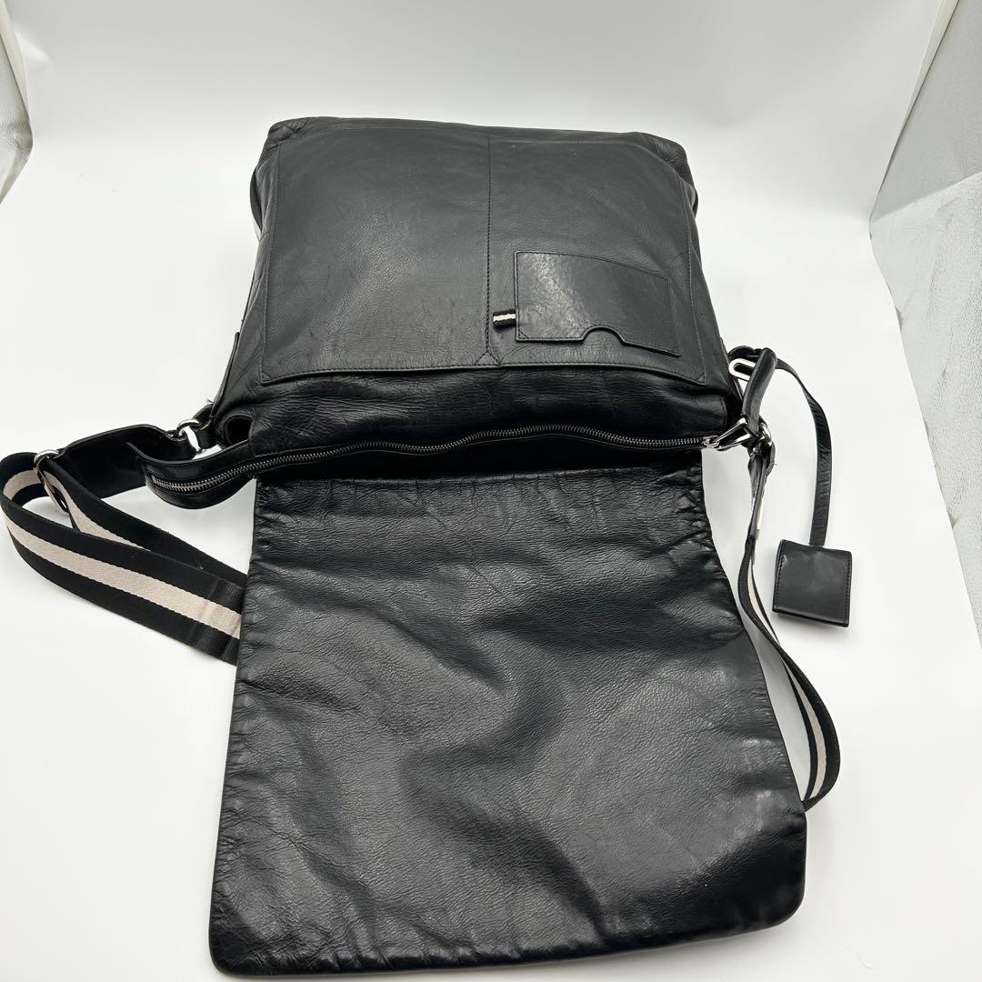 BALLYY メッセンジャーバッグ ショルダー 黒 A4収納可 トレスポ 大容量