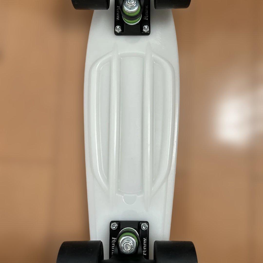 Penny ペニー　スケートボード 22インチ　ホワイト 蓄光 クルーザータイプ