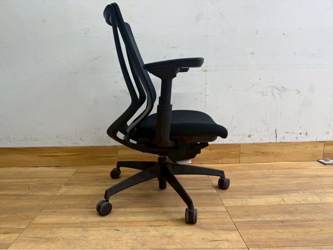 TG350①☆KOKUYO☆デュオラ☆オフィス☆メッシュ☆チェア☆肘付き☆22年