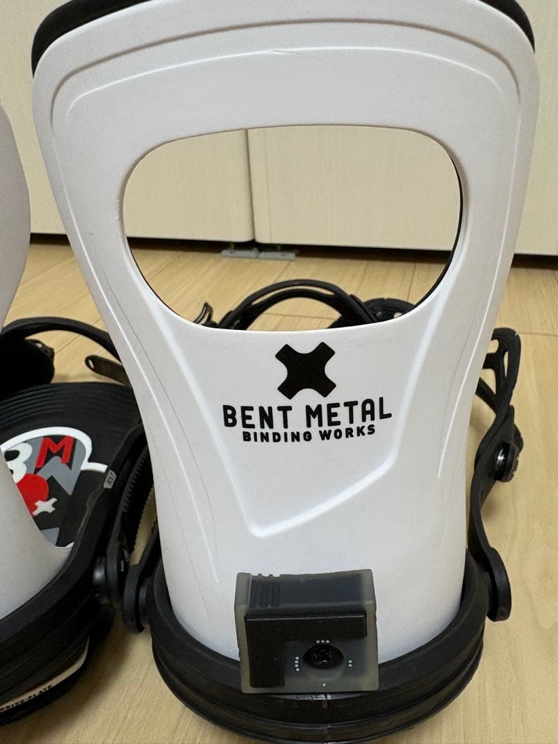 【美品】24 BENTL BOLT -WHITE-M