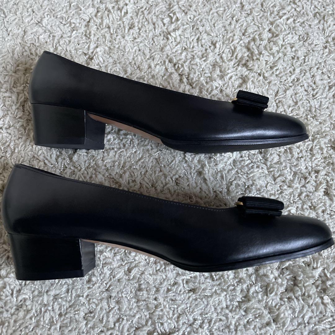 【美品】Ferragamo フェラガモ 6C黒 パンプス ヴァラ