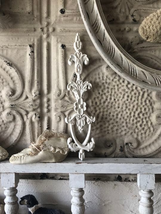 オーナメント ホワイトペイント　木製　レリーフ  オルモル