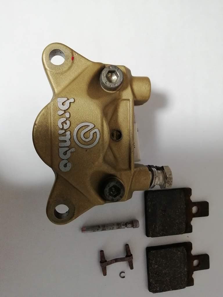 Brembo 　ブレンボ　旧カニ　84ｍｍ