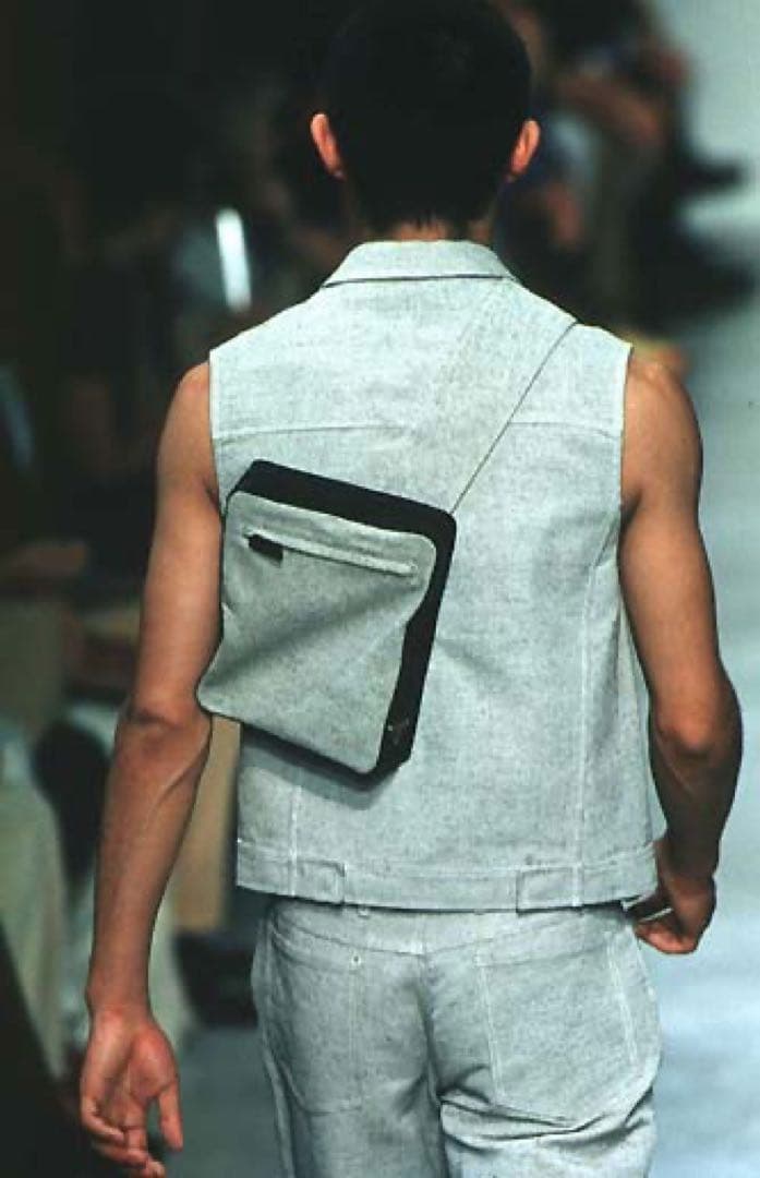 1999ss PRADA プラダ ボディバッグ 黒 ナイロン