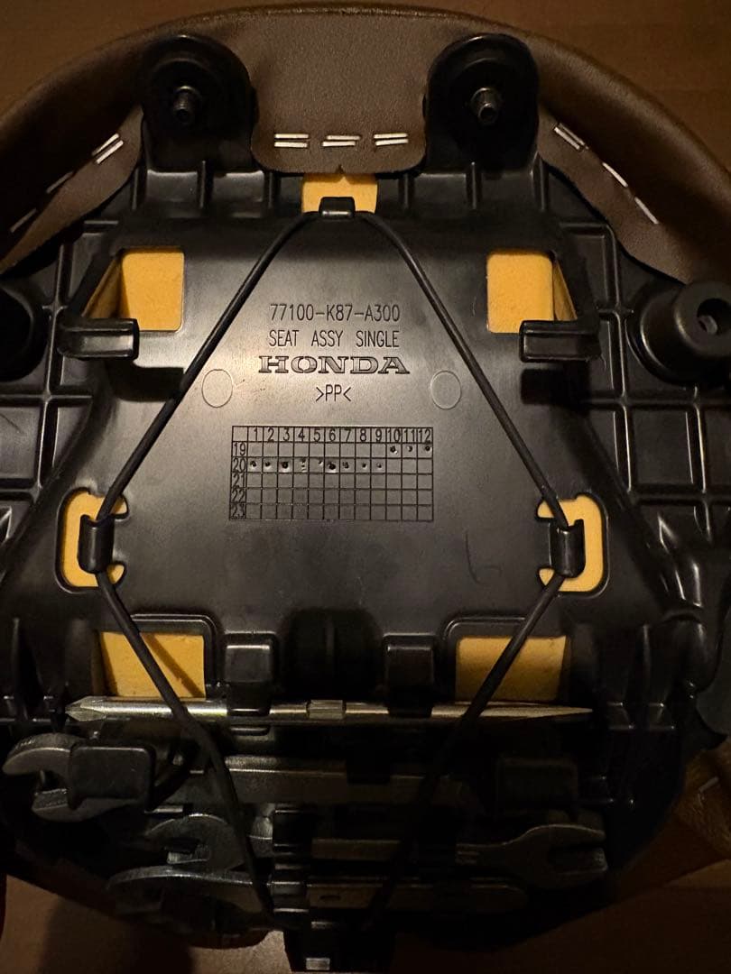 〈新品〉レブル250 Sエディション ブラウン シート ダイヤモンドキルティング