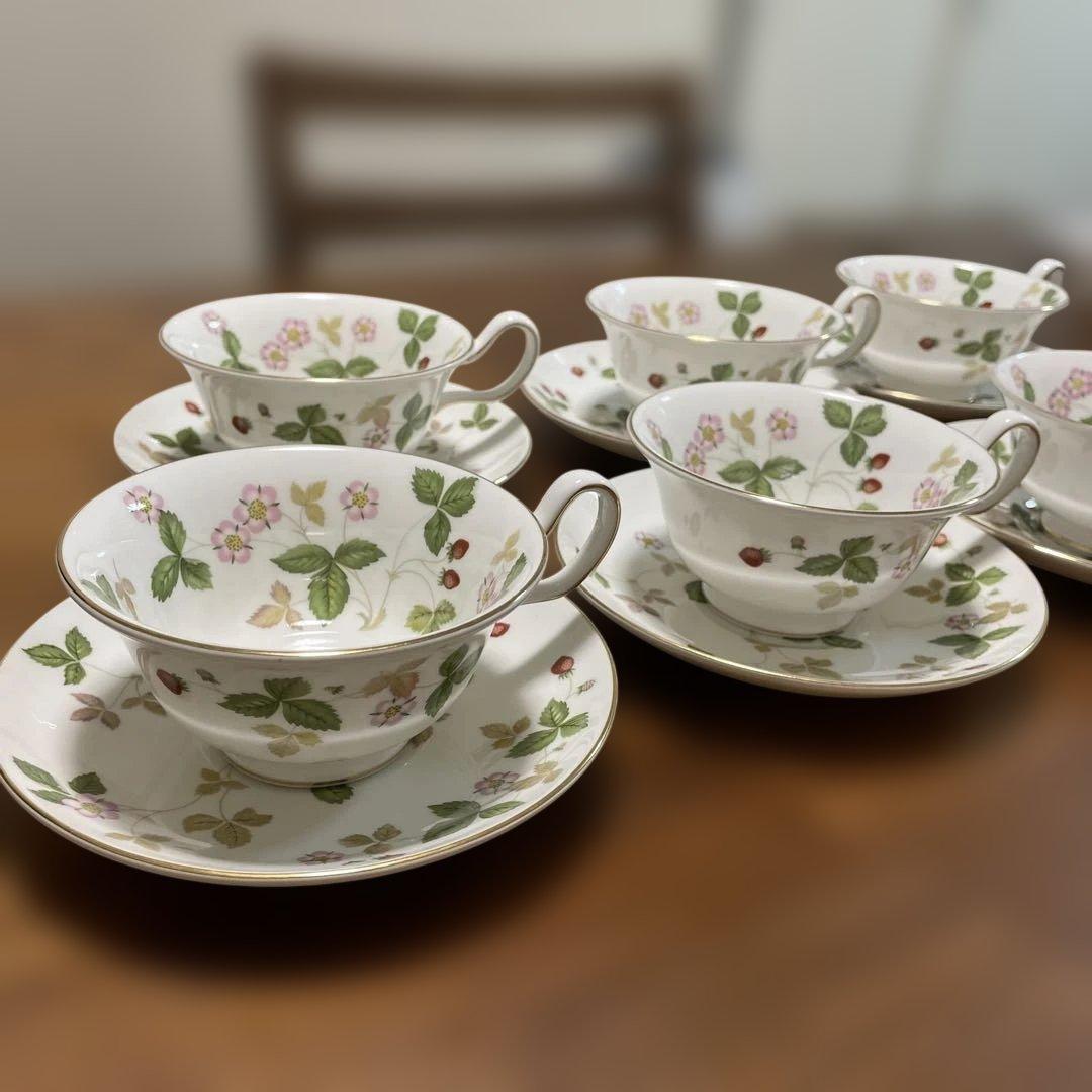 すみっコさん専用　ワイルドストロベリー　ティーカップ&ソーサー7客セット