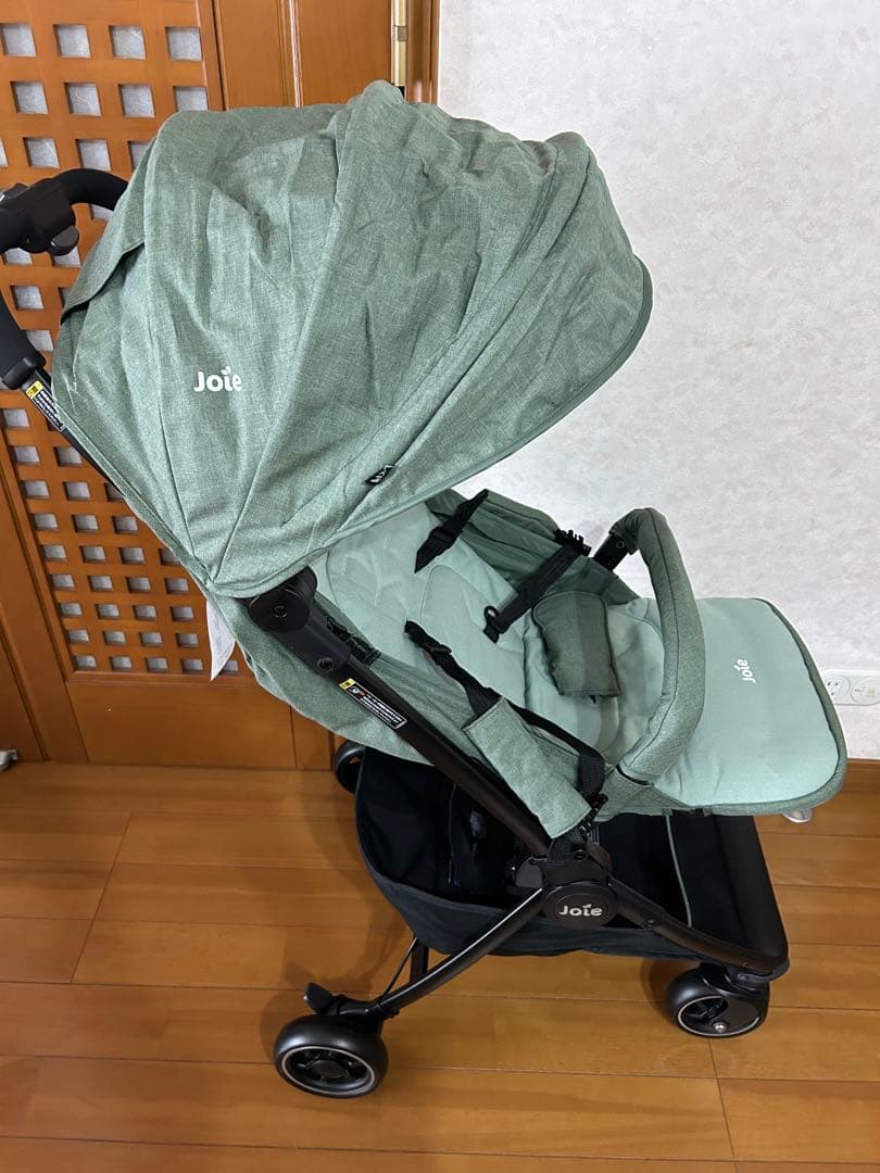 Joie 折りたたみ式ベビーカー 緑