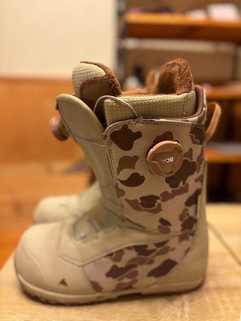 SILVER BOAシステム カモフラージュスノーボードブーツ