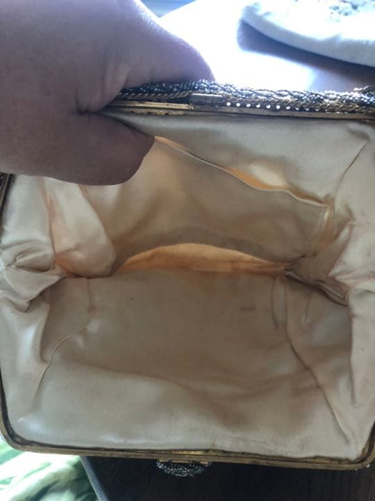 フランスアンティーク　マイクロガラスビーズと刺繍バッグ