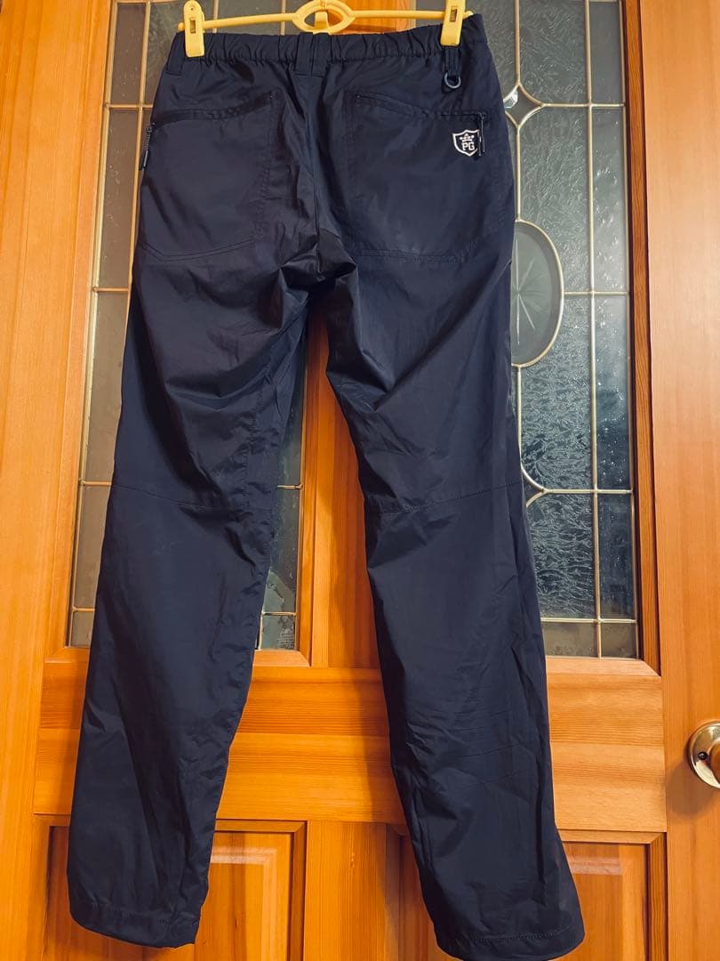 【正規品　美品】パーリーゲイツ蓄熱ナイロンパンツ　スニードパンツ　サイズ4 濃紺