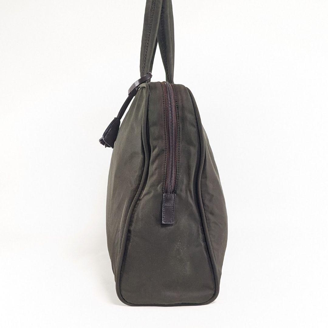 PRADA　プラダ　ビジネスバッグ　トートバッグ　三角ロゴ　ナイロン A4可