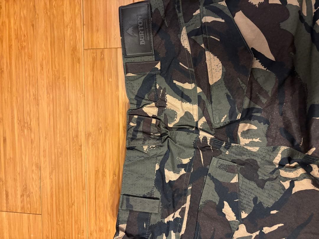 上:QUIKSILVER 下:BURTON スノボウェアセット【1回だけ使用】