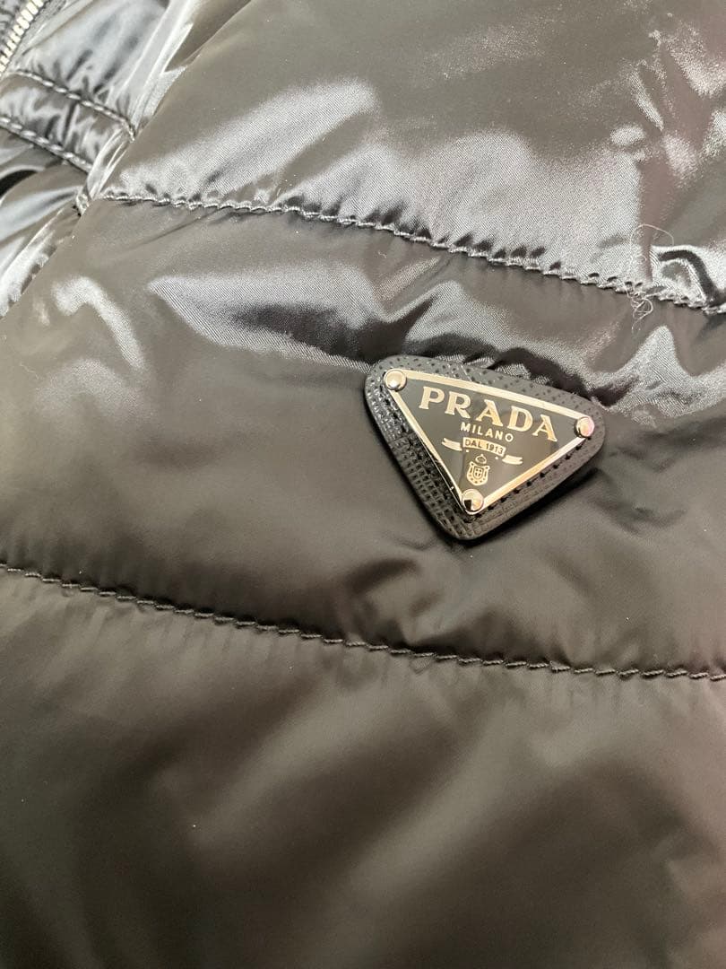 三角ロゴあり PRADA プラダ　レディース　ダウンジャケット　　グレー　40
