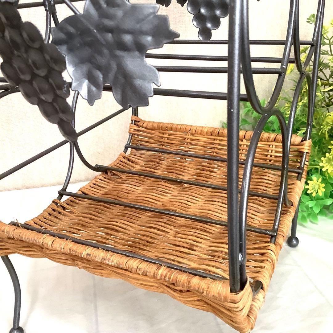 アイアン　ワインボトルホルダー　クラシカル葡萄モチーフ　ボトルラック