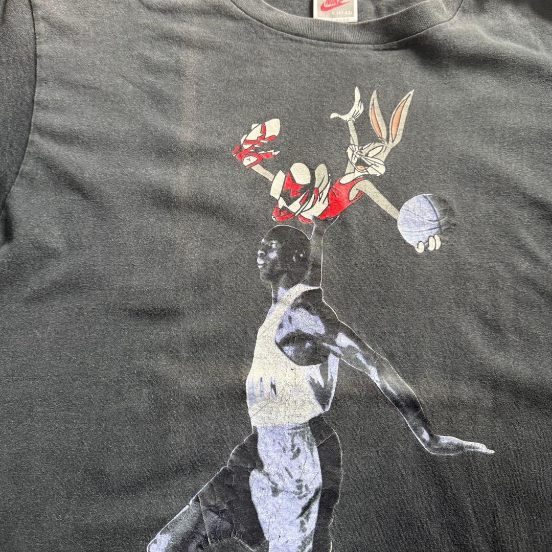 NIKE ナイキTシャツ　Air Jordan looney tunes