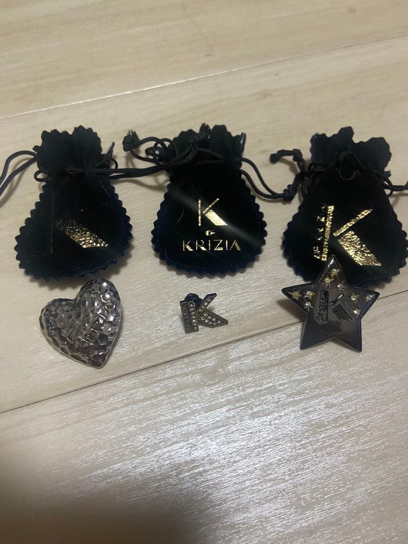 K of KRIZIA メタルチャーム3点セット