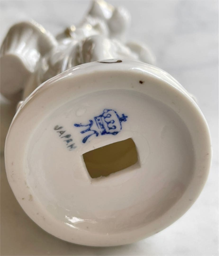 日本製　王冠マーク　M 金彩　白磁　貴婦人　フィギュリン　ポーセリンアート