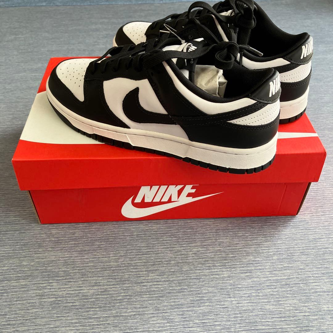 NIKE DUNK LOW パンダ