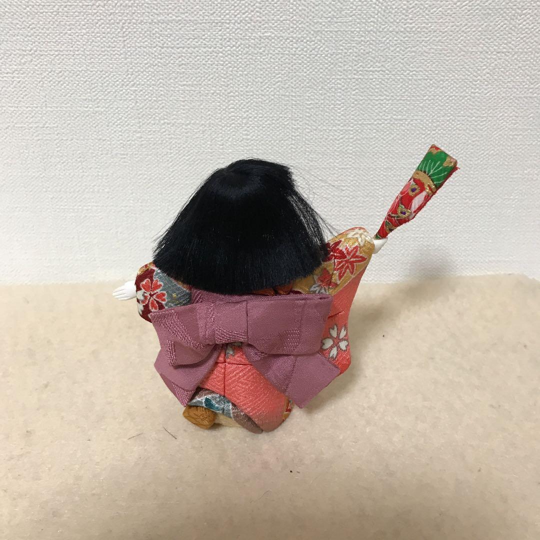 正月飾り　木目込み人形と松