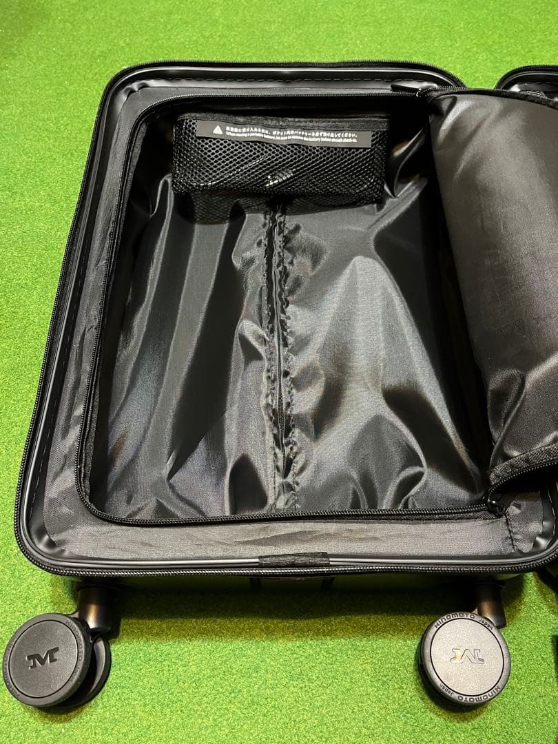 ブラックキャリーケース 4輪 ダブルジッパー