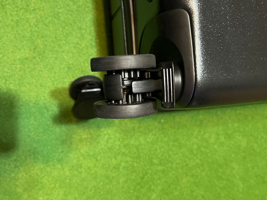 ブラックキャリーケース 4輪 ダブルジッパー