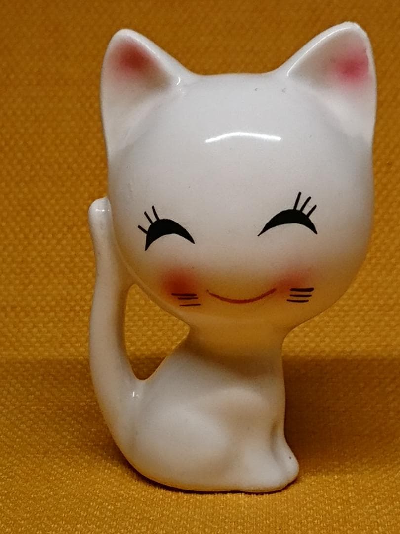 ビンテージ　ネコ　猫　白猫　陶器　置物　インテリア　工芸品　美術品　A1066