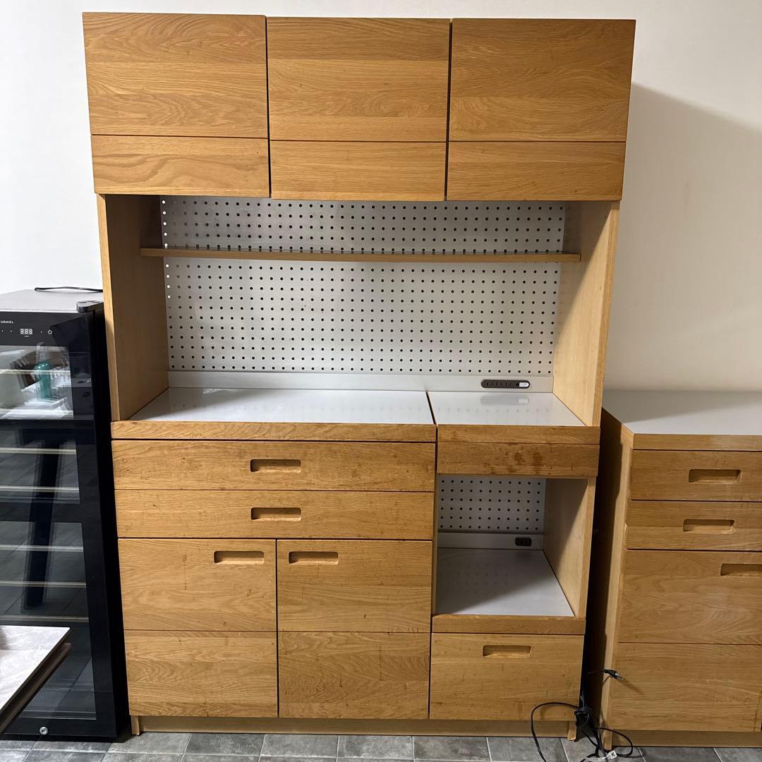 unico HUTTE カップボード