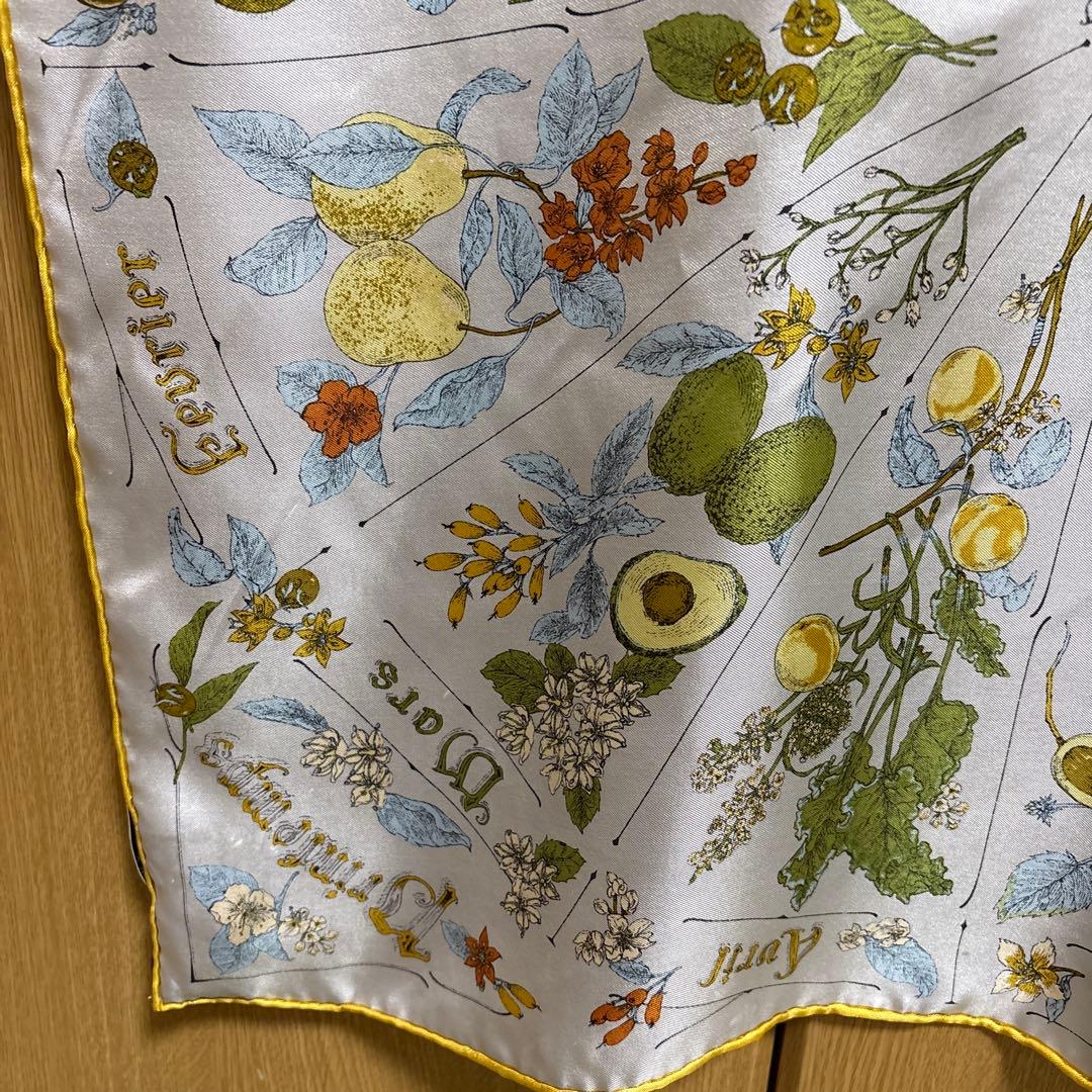 【manipuri(マニプリ)】 ＜シルクスカーフ65＞シーズナルフルーツ