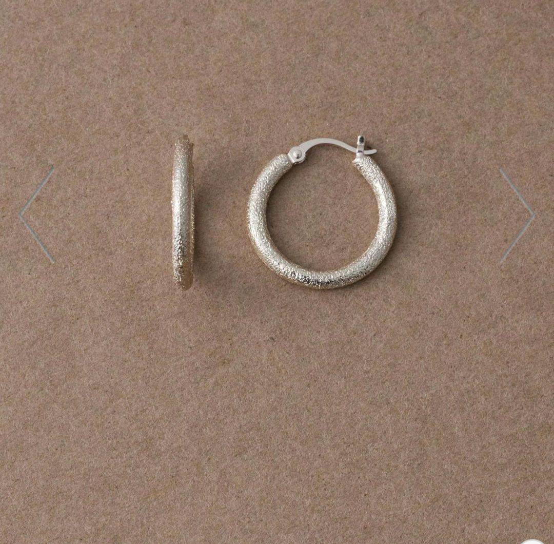 ete ミスト フープピアス ミディアム