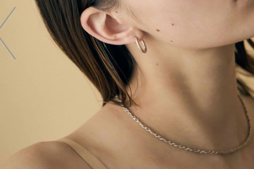 ete ミスト フープピアス ミディアム