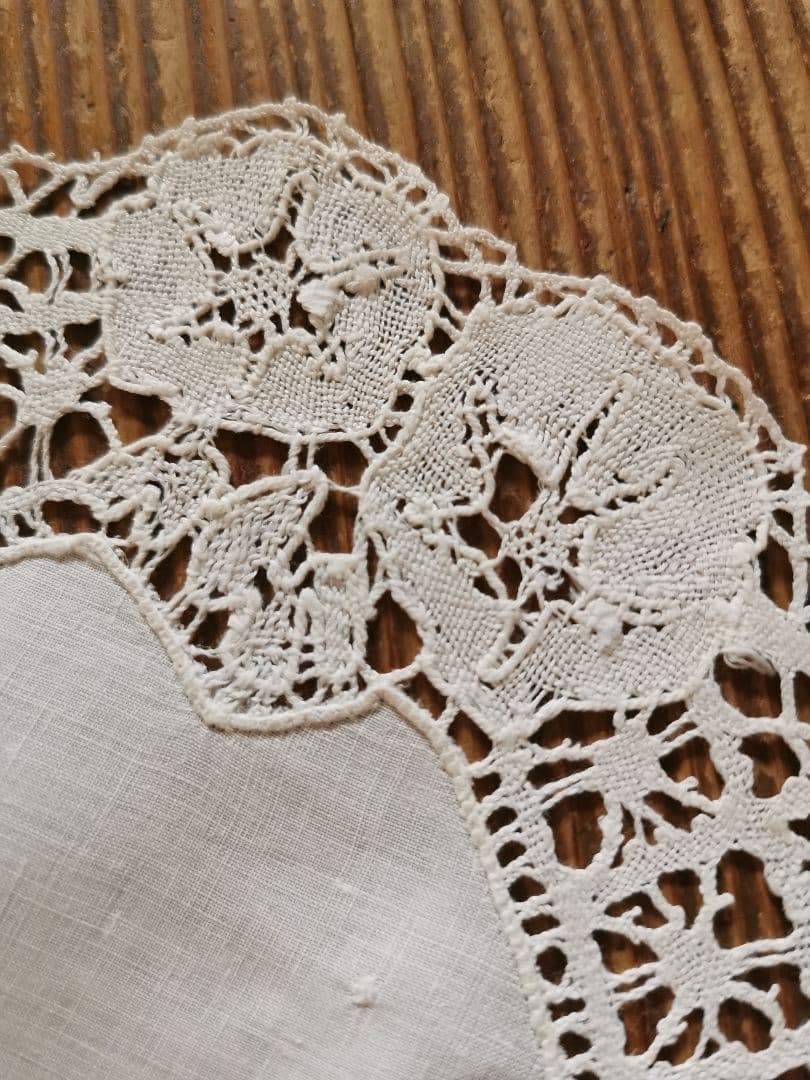 アンティーク 朝顔のボビンレース 十字架リネンドイリー イタリー? アメリカ購入