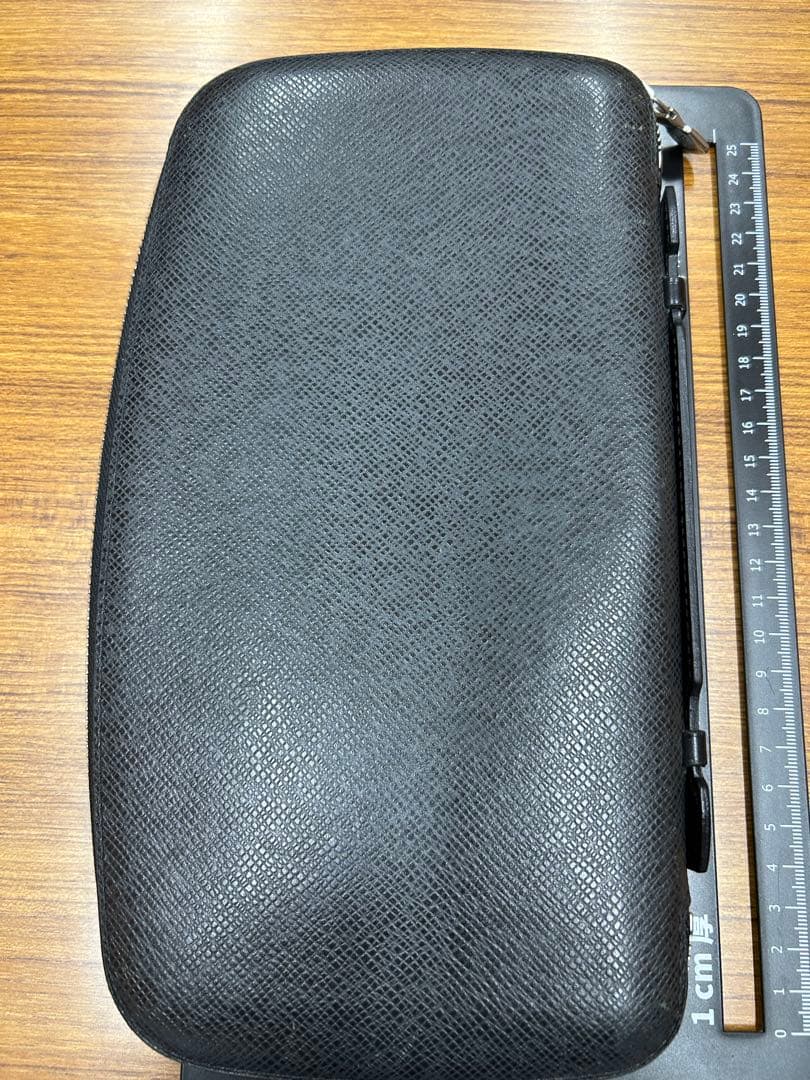 ルイヴィトン LOUIS VUITTON 長財布 タイガ 黒 トラベルケース