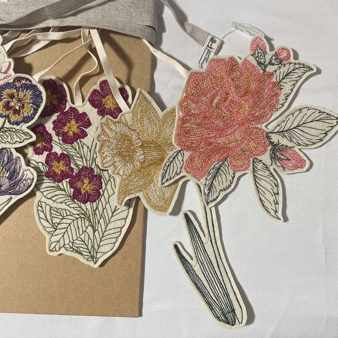 コーラルアンドタスク　ガーランド 刺繍 フェルト　フラワー