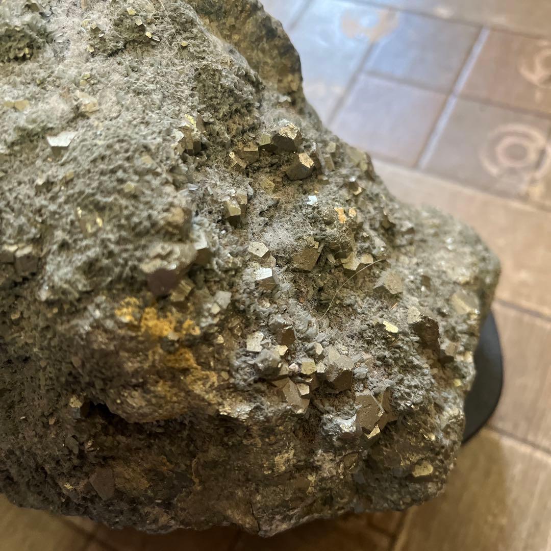 自然の金属光沢岩石置物