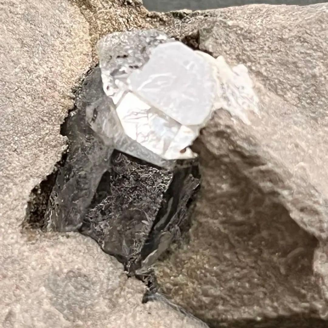 天然石　原石　ハーキマーダイヤモンド　母岩付き　142g パワーストーン