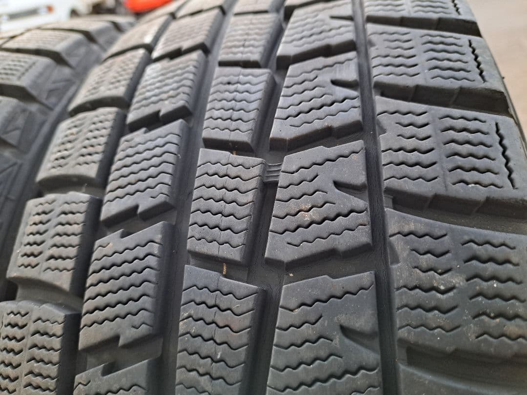 バリ山！205/60R16信頼のダンロップ4本セット！ウインターマックス02！