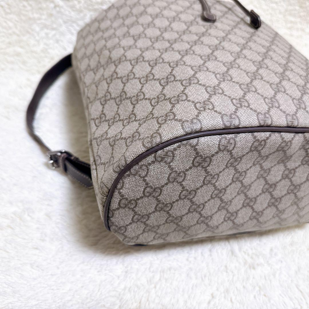 2301 希少美品✨GUCCI 大容量 リュック GG PVC 巾着型 ブラウン