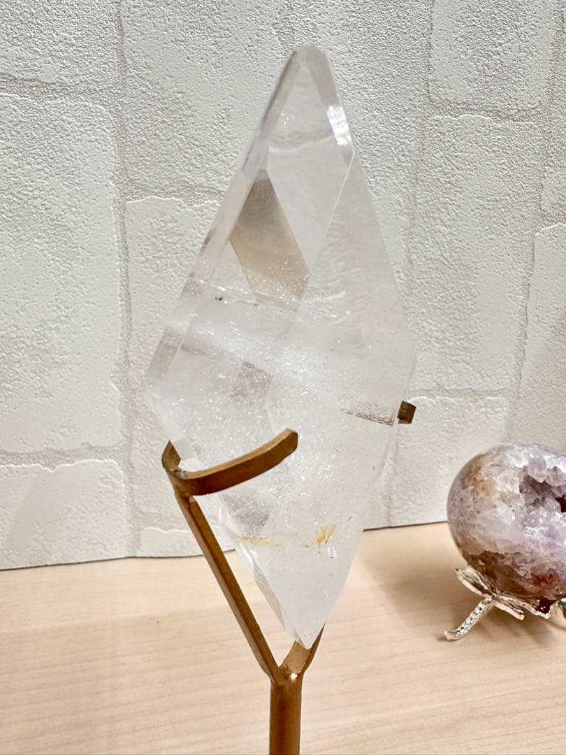 高品質　透明　虹入　クリアクォーツ　ダイアモンド　スタンド付