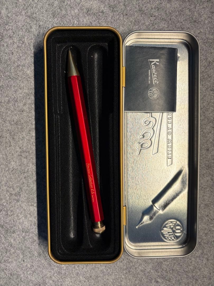 カヴェコレッド　美品　新品未使用に近い￼￼