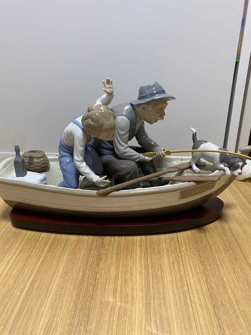 リヤドロLladroリアドロ陶器人形 置物ファミリーおじいちゃんと魚釣り-台座付