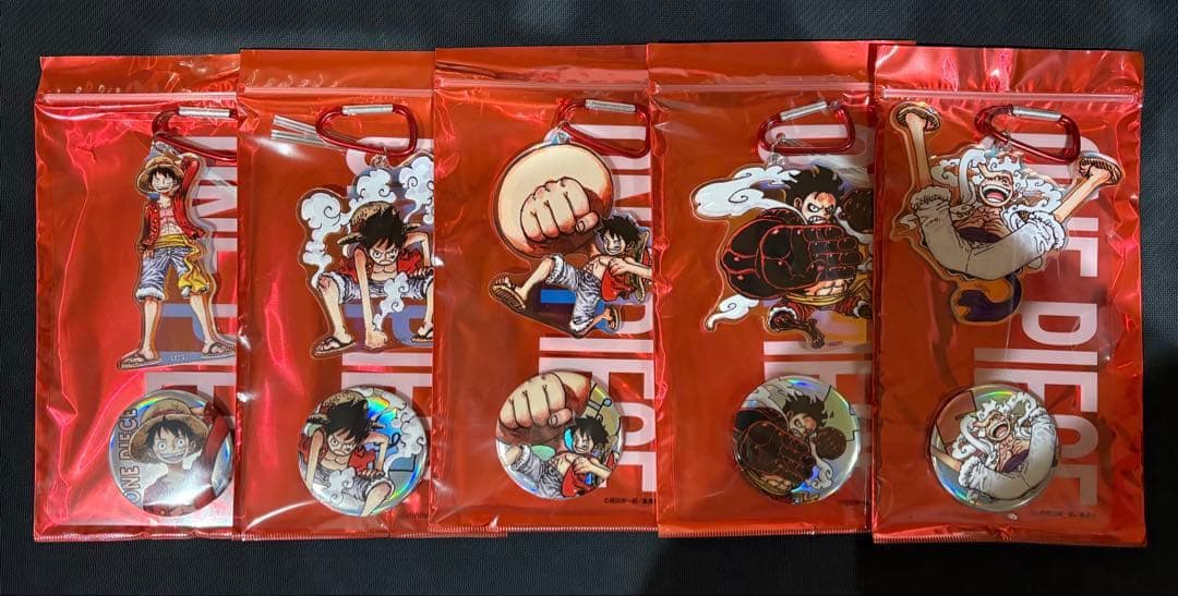 ONE PIECE オーロラアクキー&メタリック缶バッジ 5種セット