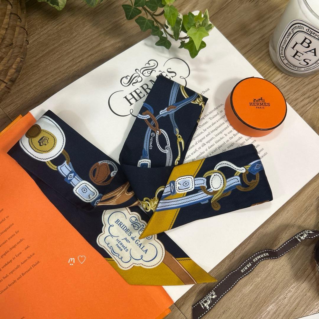 HERMESエルメス　ツイリー　ブリッドドゥガラアップリケピケ　シルクスカーフ