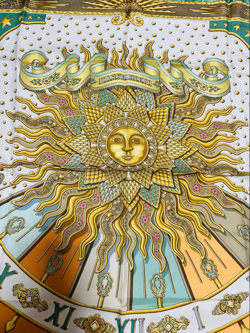 HERMESカレ90太陽柄シルクスカーフエルメス