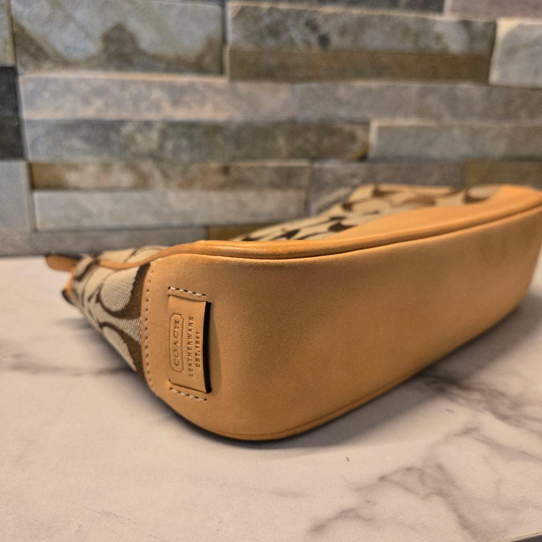 美品　COACH　コーチ　ポーチ　ハンドバッグ　キャンバス　レザー　シグネチャー