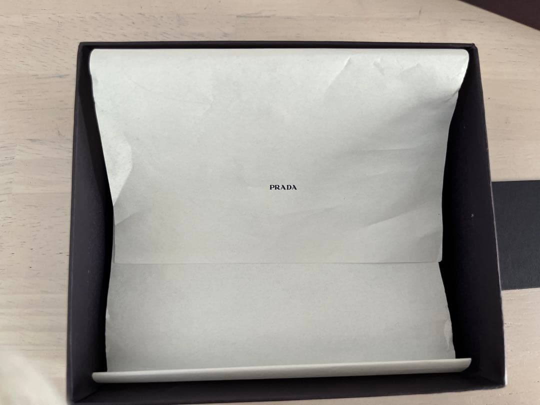 【新品未使用箱有り】PRADA VITELLO BOX　プラダ　二つ折り財布　黒