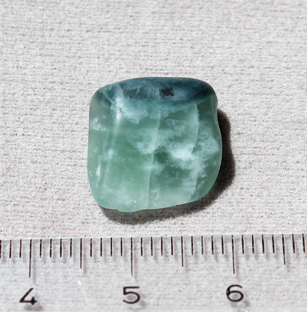 ［半透明の翡翠］糸魚川翡翠 原石 2.2g