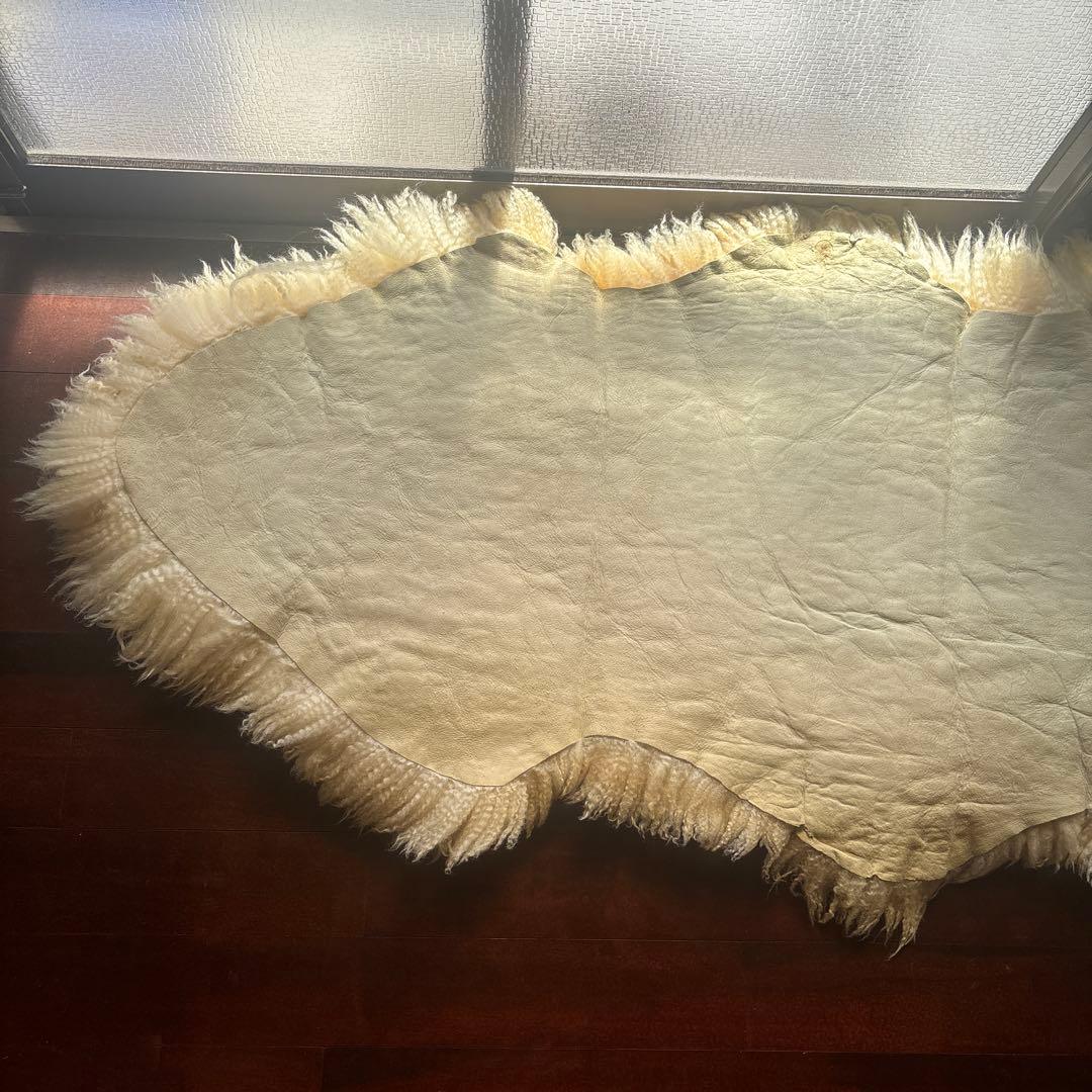 ムートン　ラグ　敷物　シープスキンマット　クリーム色 羊毛ラグ 長方形
