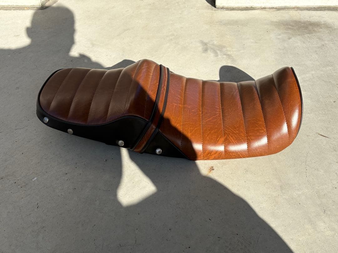 NC39 NC42 鋲打ち 茶ツートン タックロールシートCB400SF