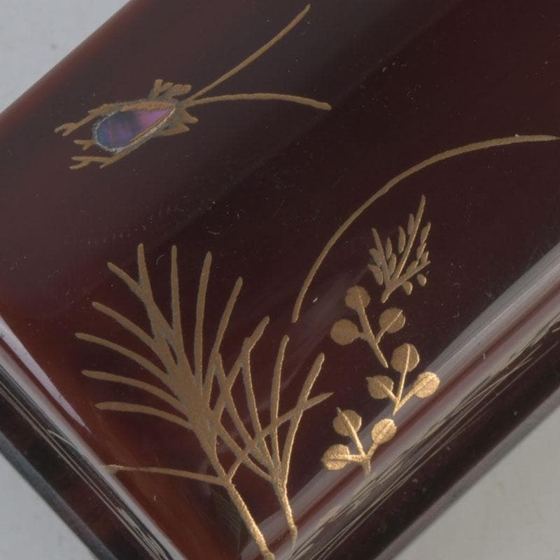 茶道具　田中宗凌作　溜塗　螺鈿装飾　萩に虫蒔絵　虫籠香合　共箱　V　9777